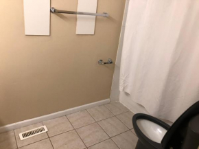 Cozy 2 Bedroom Townhouse with large Den